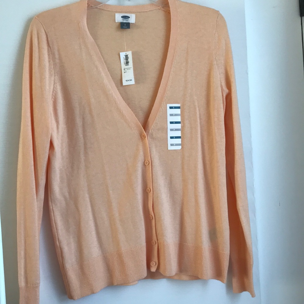 Old Navy sweater. Size s/p. NWT. Tub 5